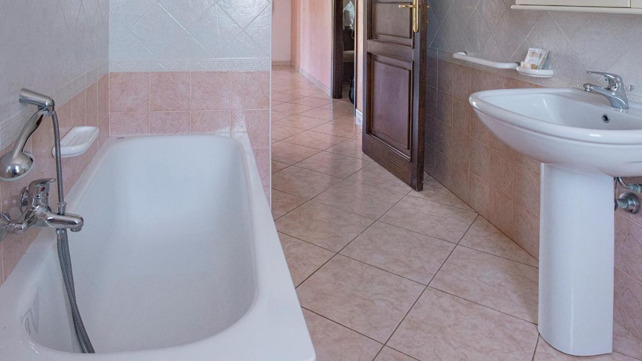 Villa Cabirol Fertilia Kültér fotó